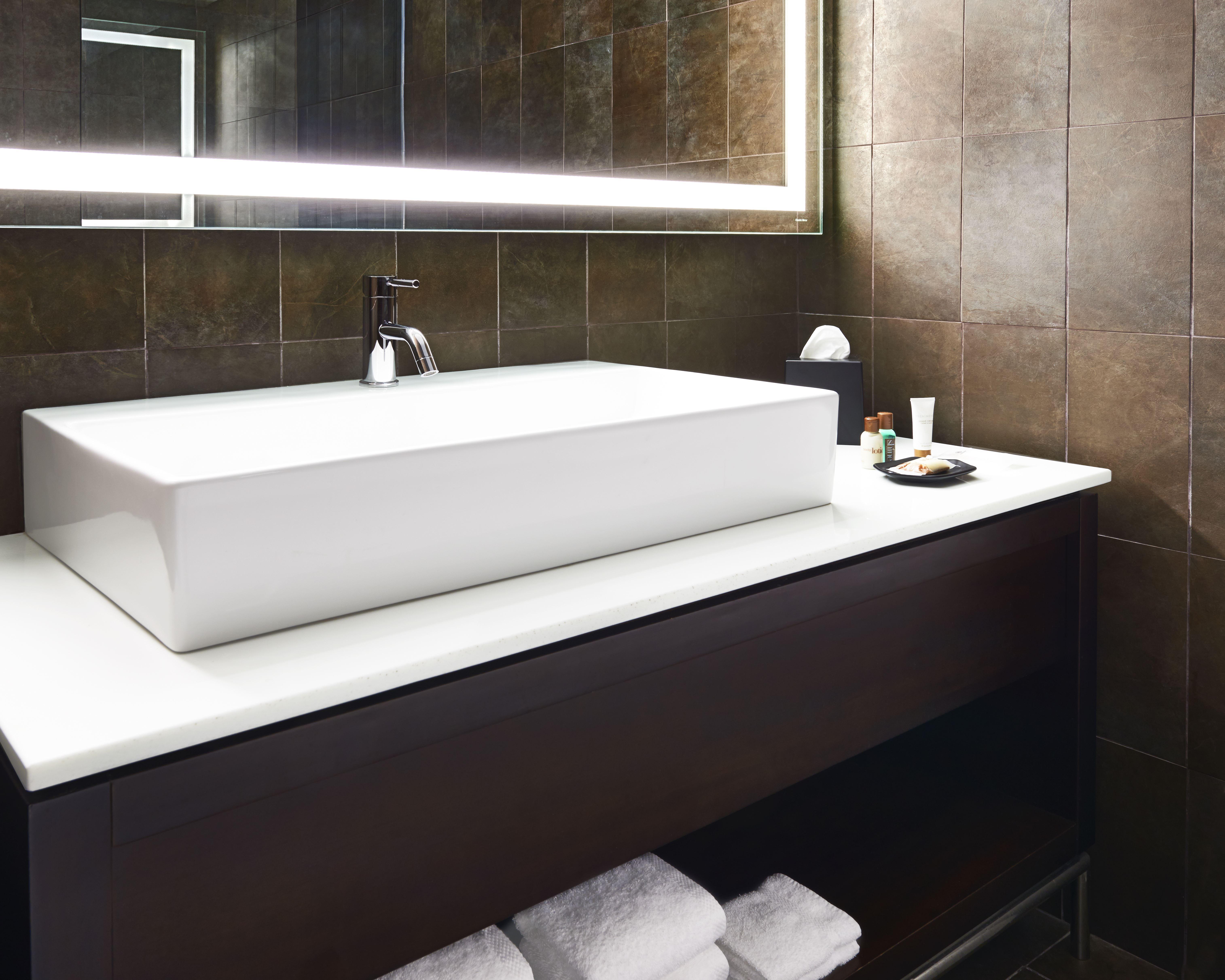 Sheraton Charlotte Hotel Bagian luar foto