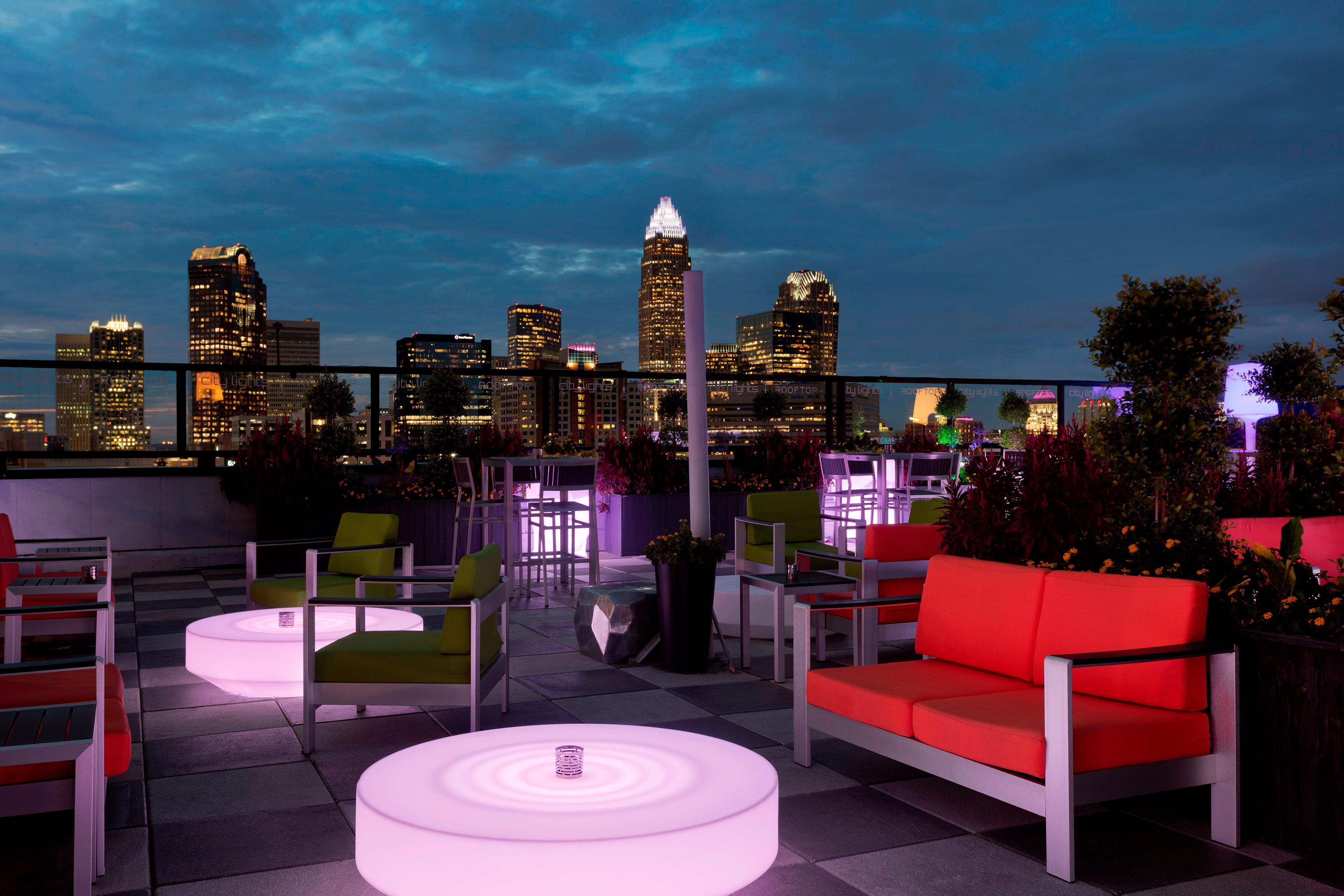 Sheraton Charlotte Hotel Bagian luar foto
