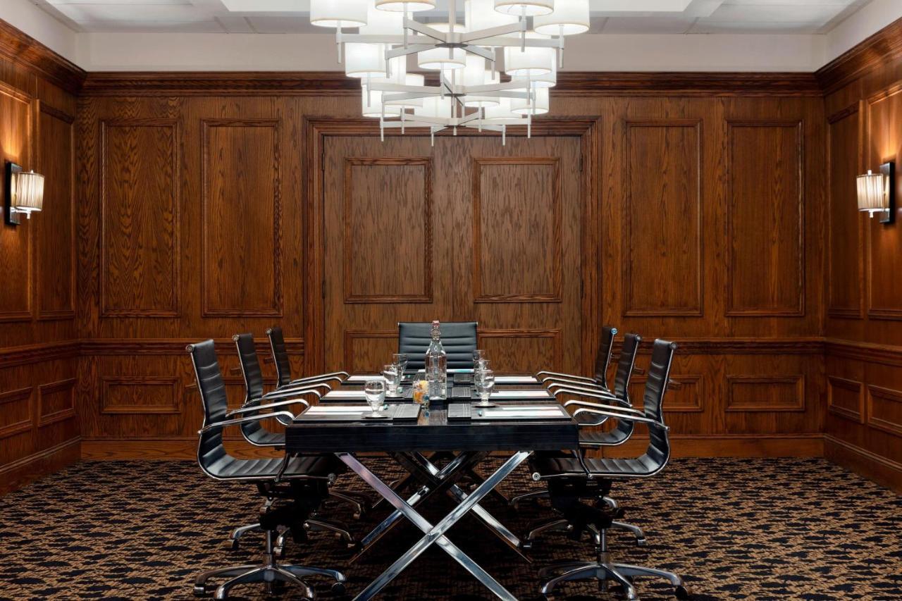 Sheraton Charlotte Hotel Bagian luar foto