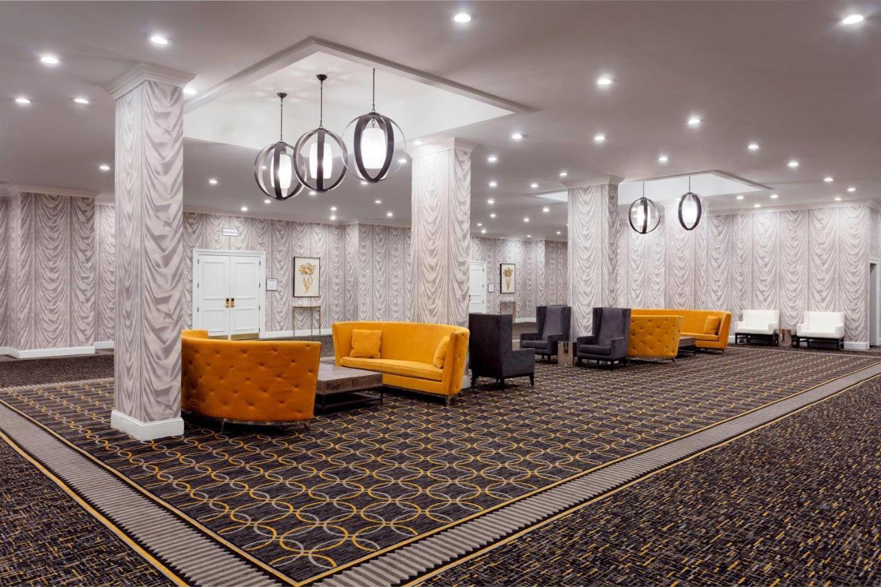 Sheraton Charlotte Hotel Bagian luar foto