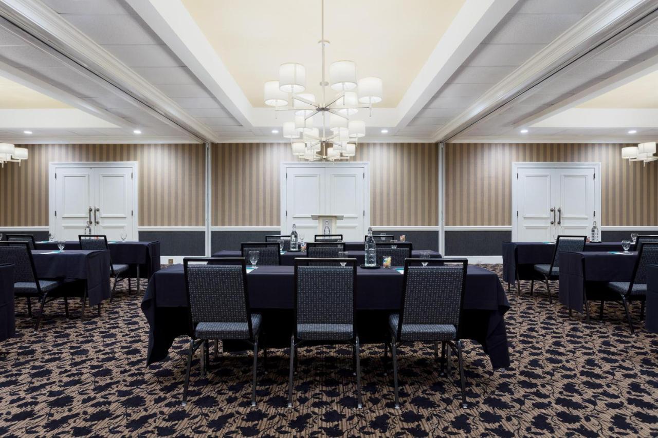 Sheraton Charlotte Hotel Bagian luar foto