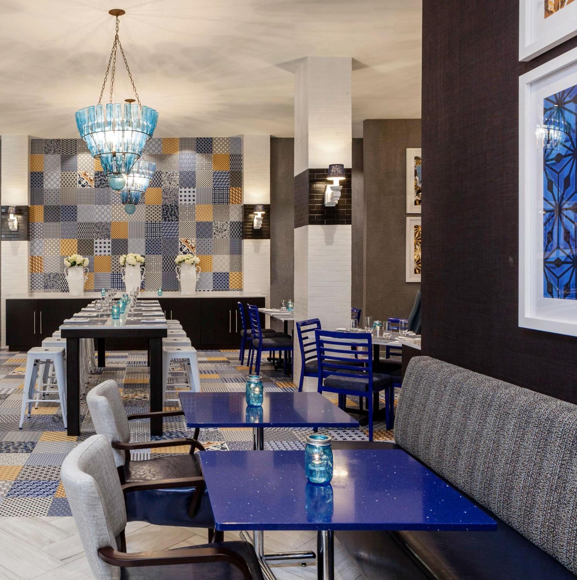 Sheraton Charlotte Hotel Bagian luar foto